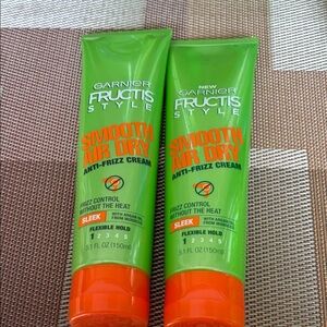 Style Smooth Air Dry Anti-Frizz Cream - Green and Orange
